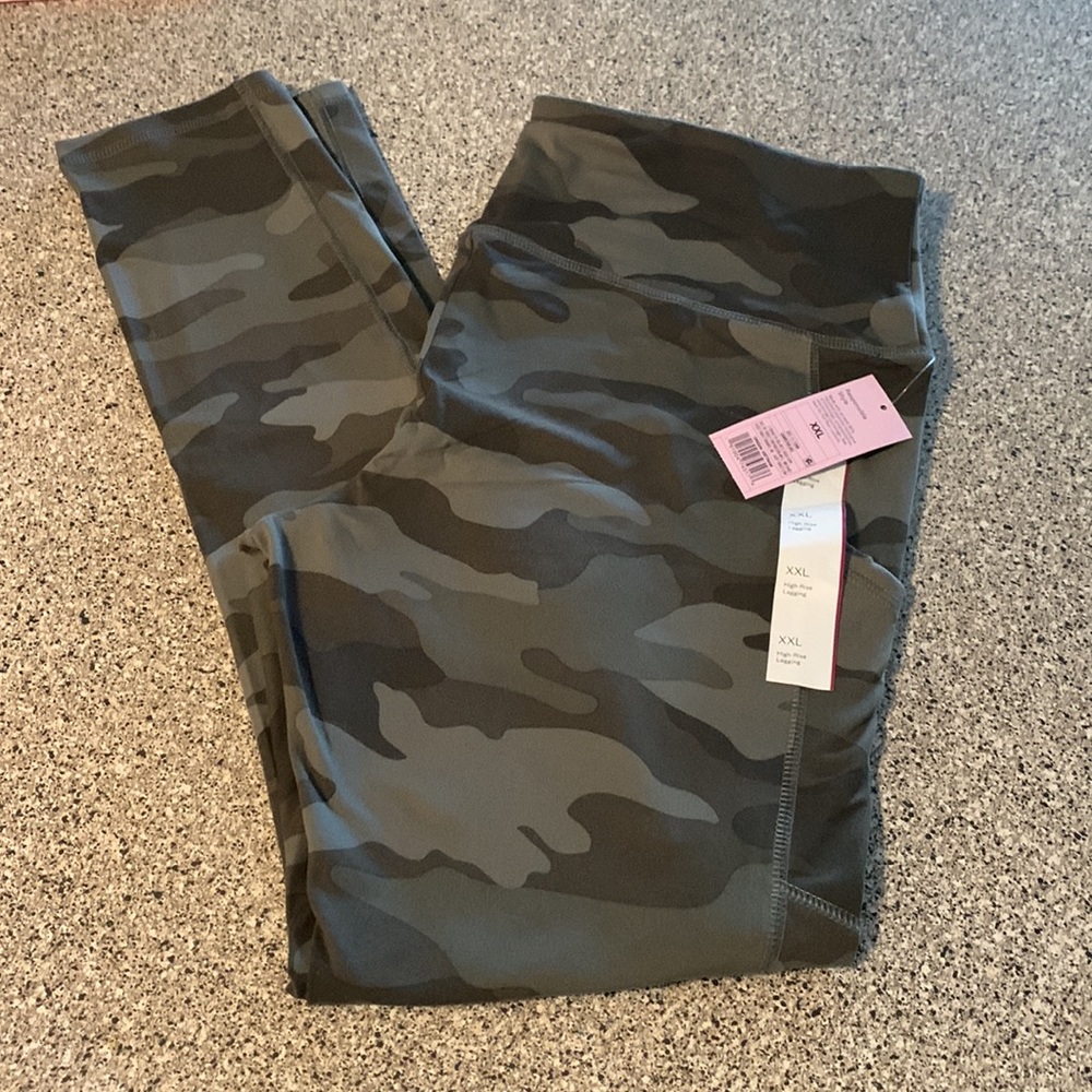 NWT Wild fable camouflaged  leggings with pockets in multi-sizes from Small—-XXL
